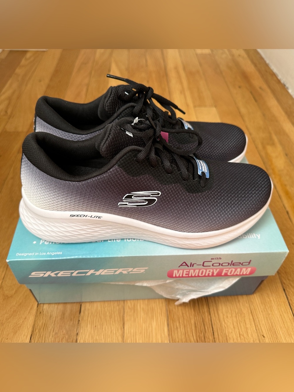 NIB Skechers Skech Lite Pro Fade Out, ombré black/white, size 9